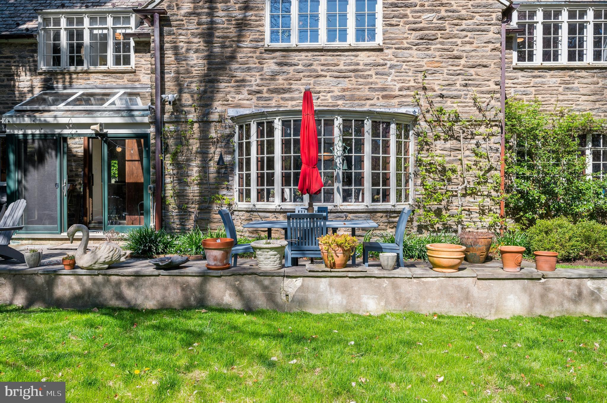 CHESTNUT HILL - Residential