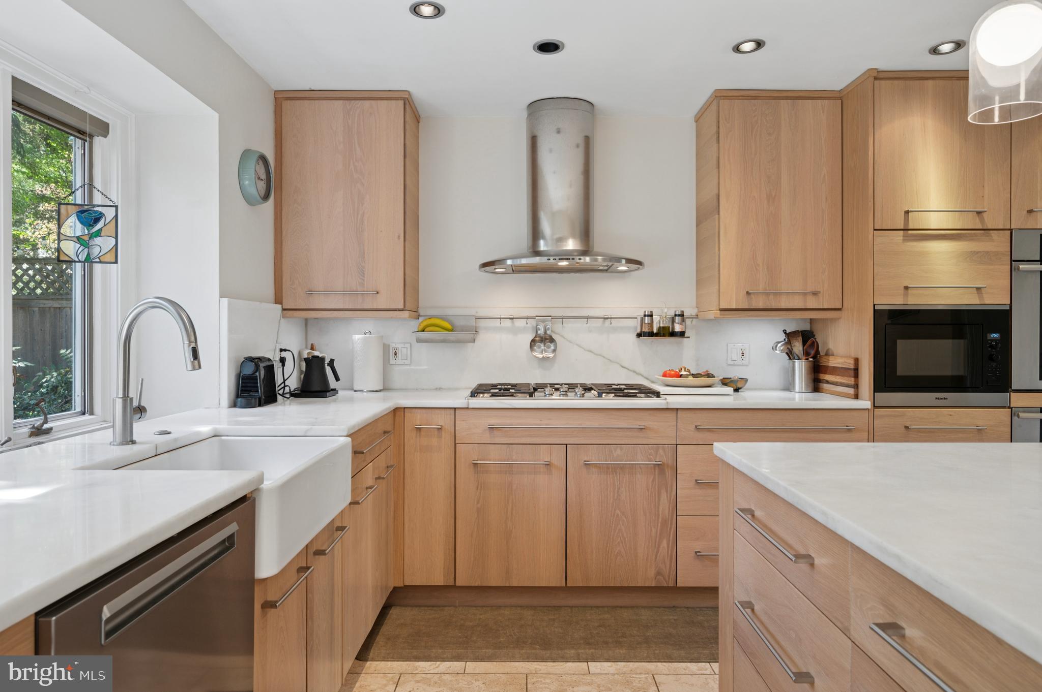 CHESTNUT HILL - Residential