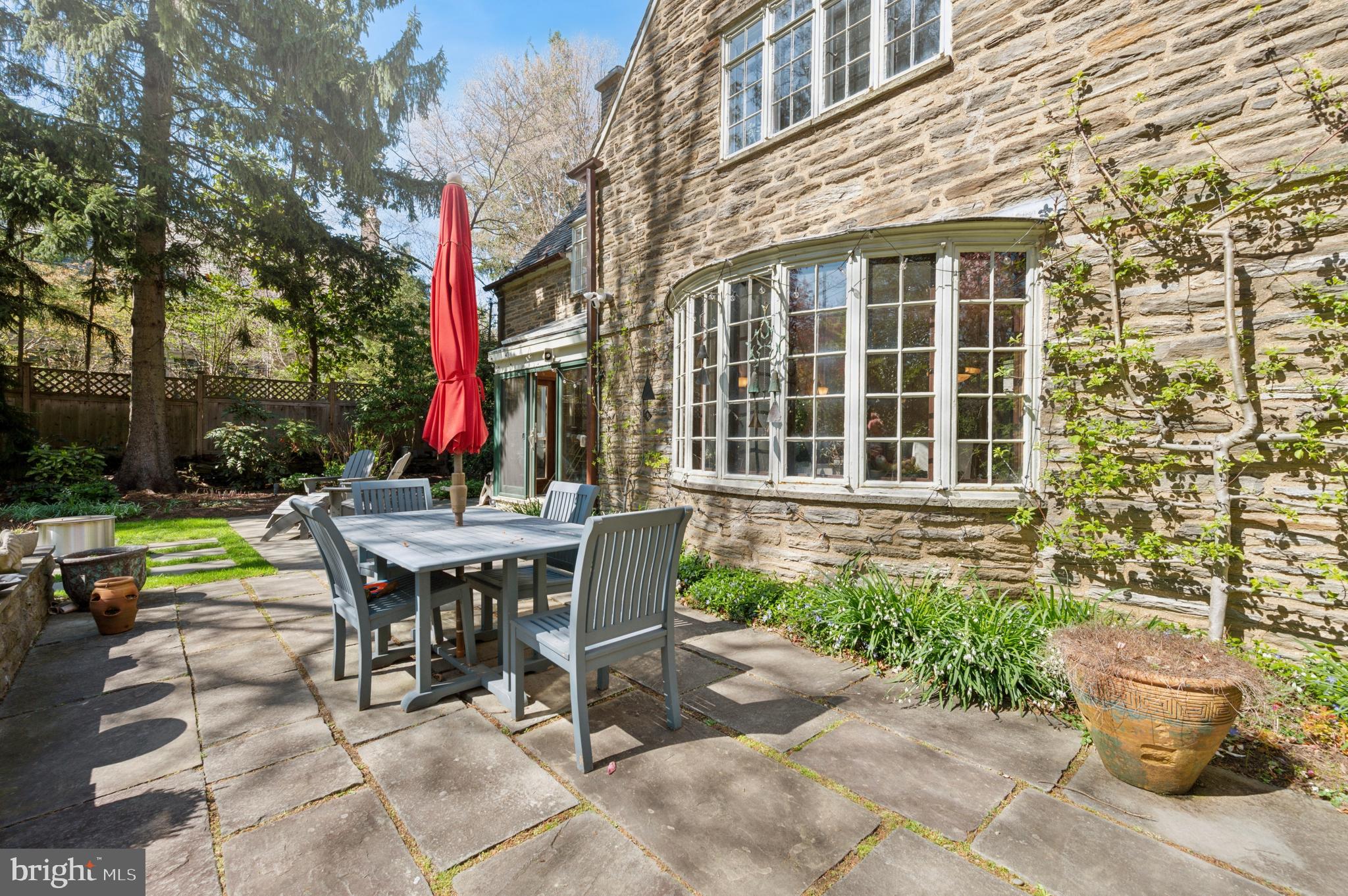 CHESTNUT HILL - Residential