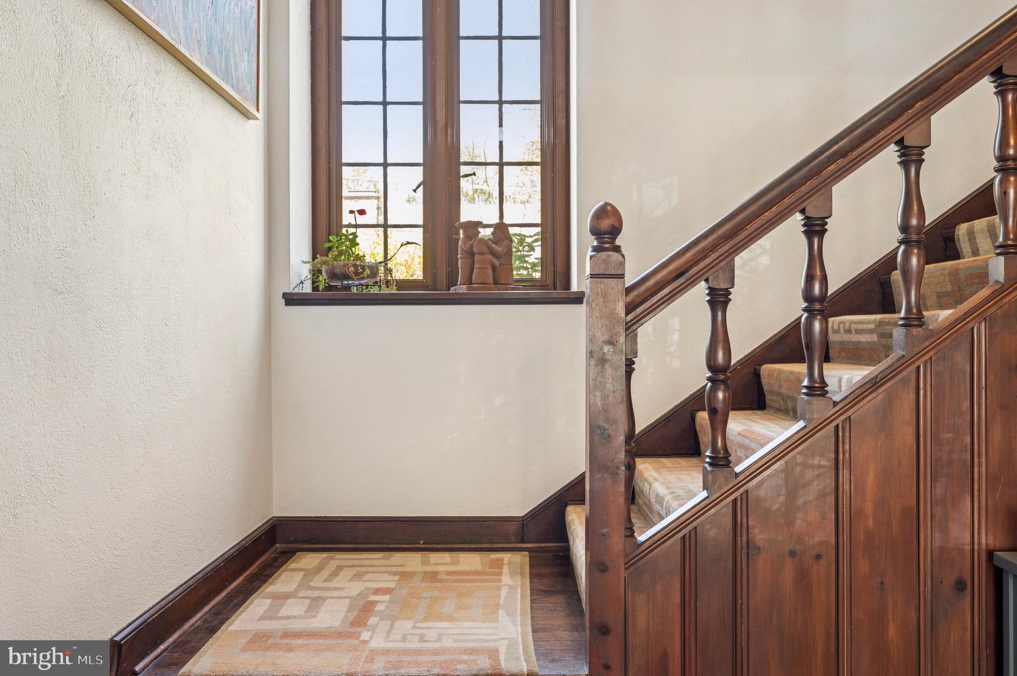 CHESTNUT HILL - Residential