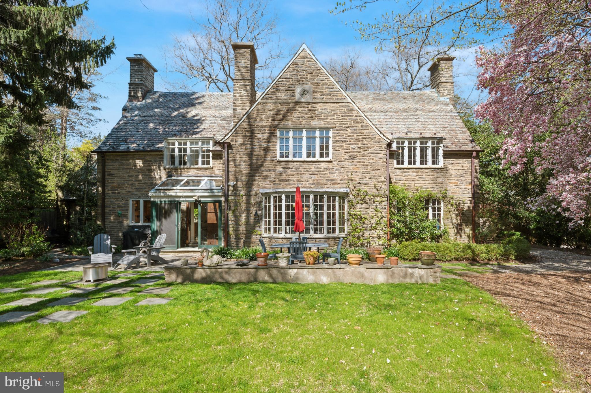 CHESTNUT HILL - Residential