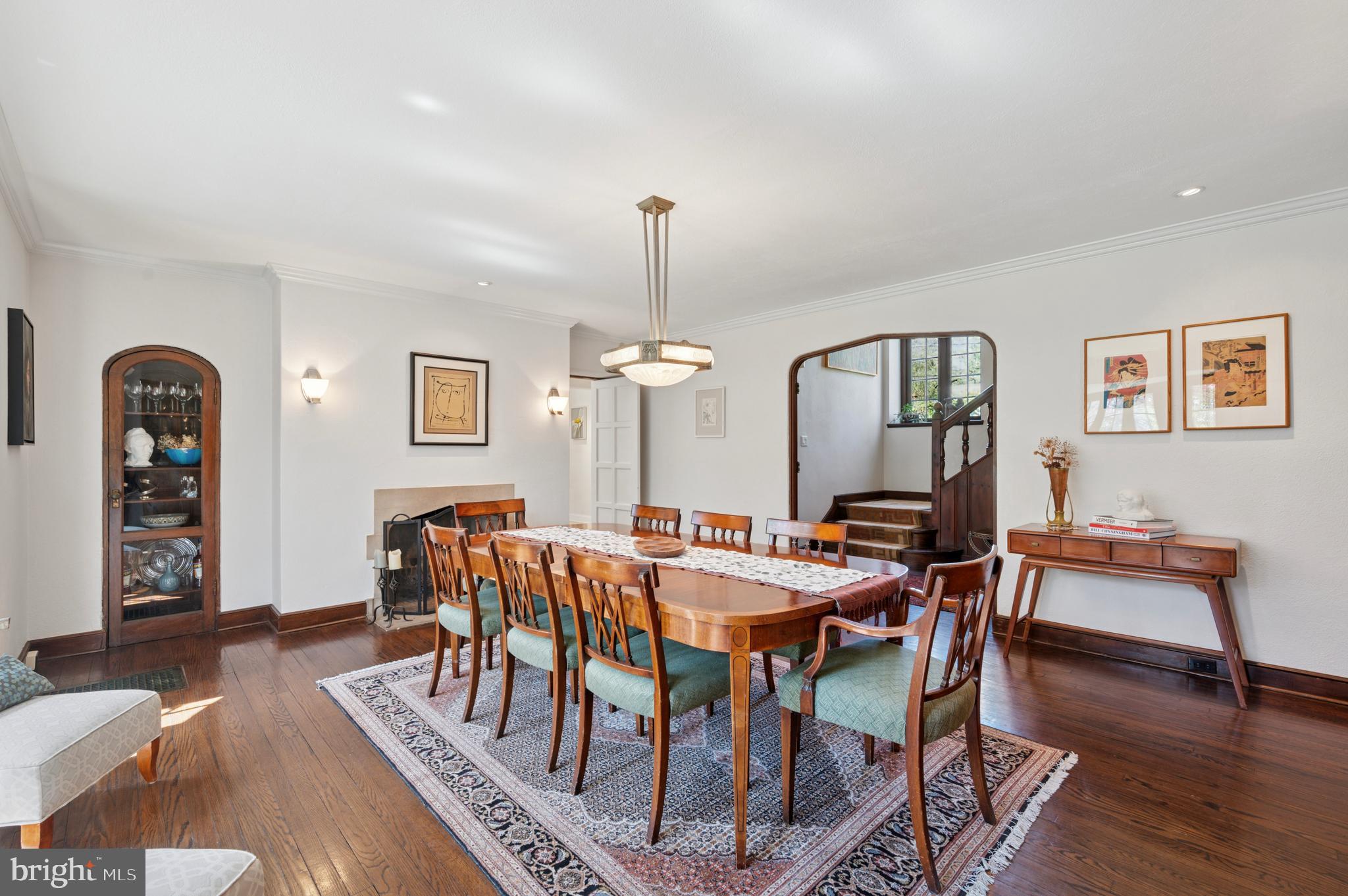 CHESTNUT HILL - Residential