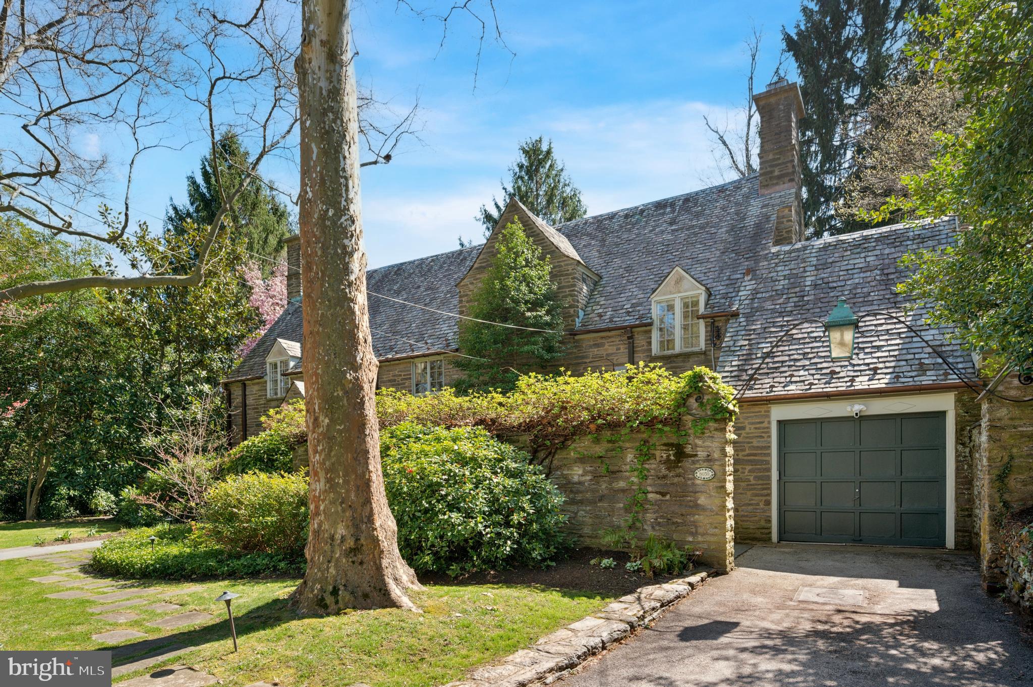 CHESTNUT HILL - Residential