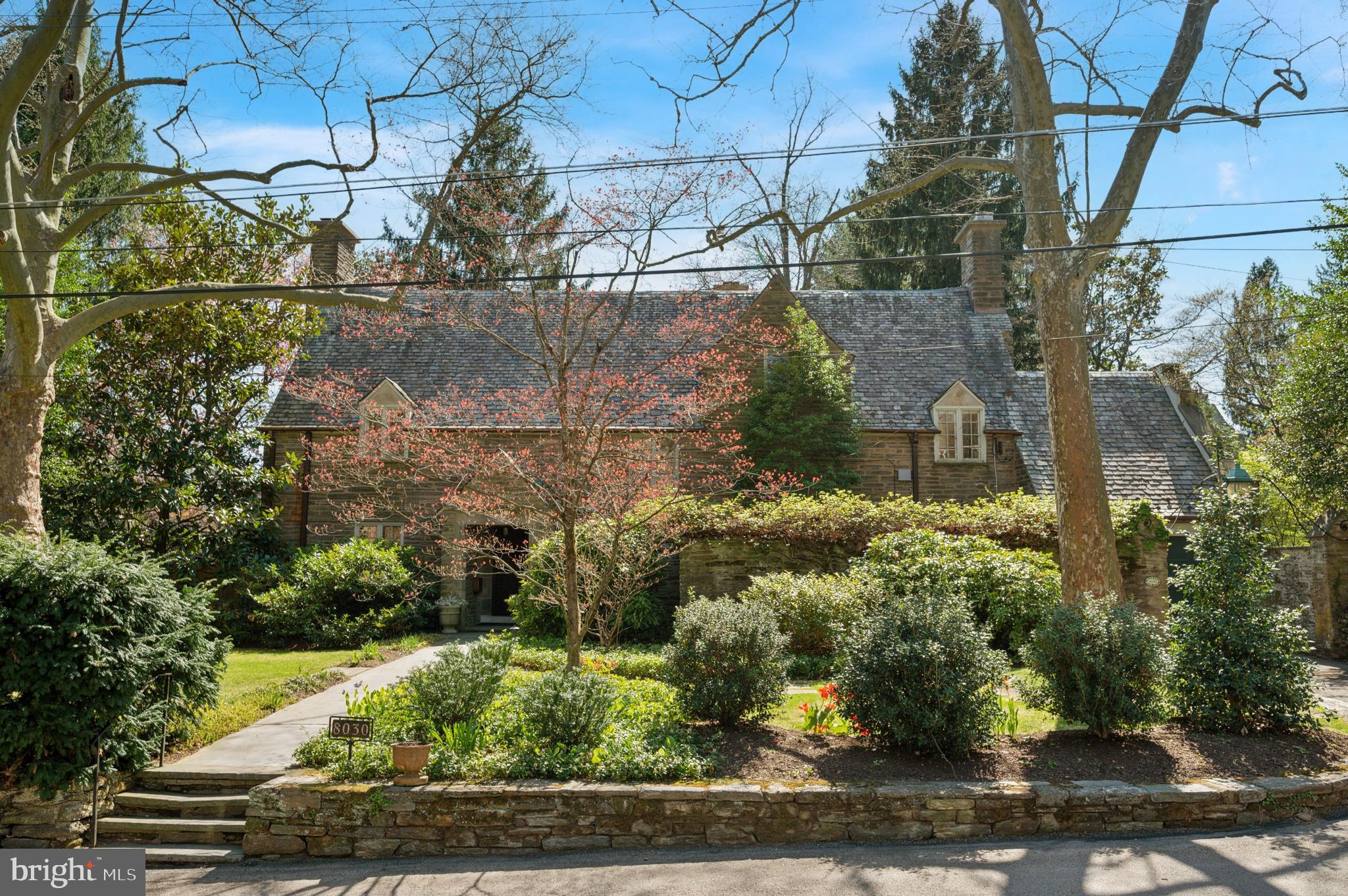 CHESTNUT HILL - Residential