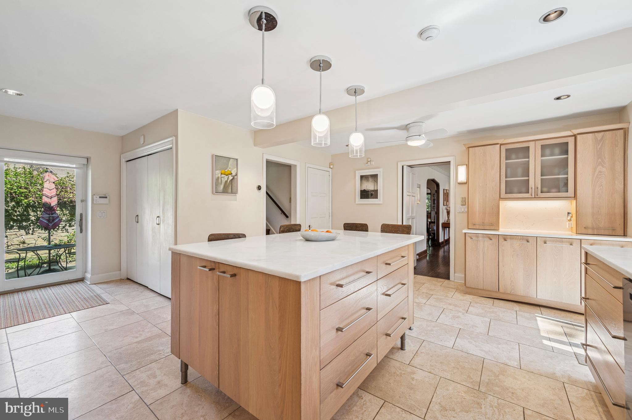 CHESTNUT HILL - Residential