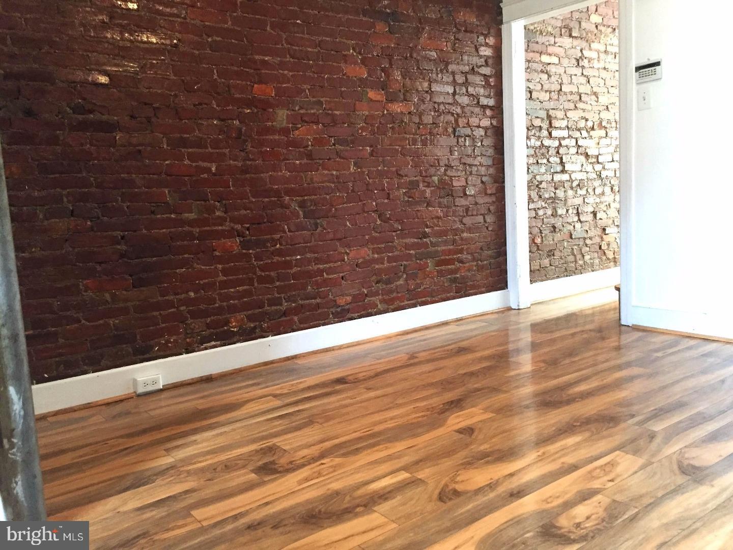 PORT RICHMOND - Residential Lease