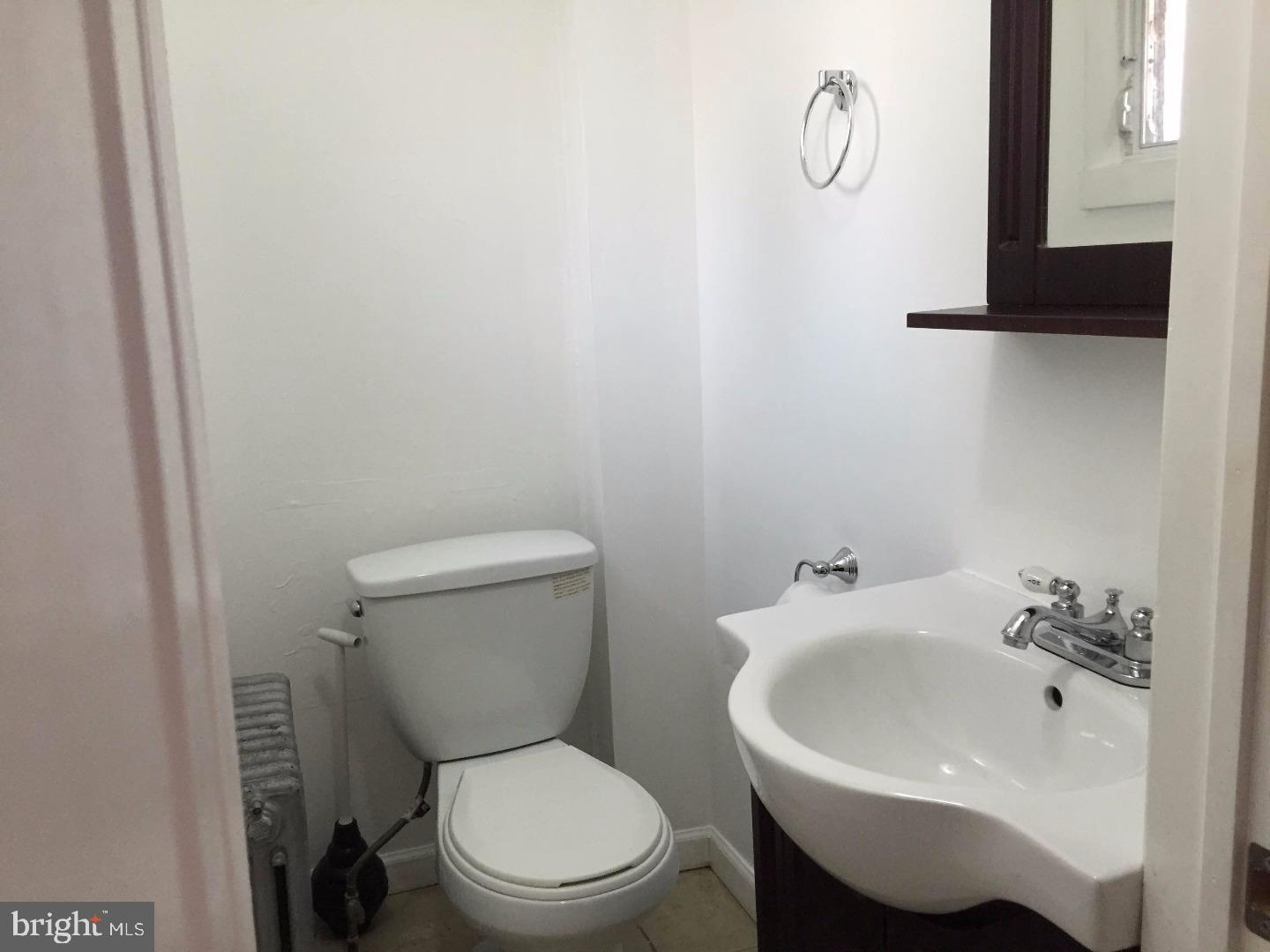 PORT RICHMOND - Residential Lease