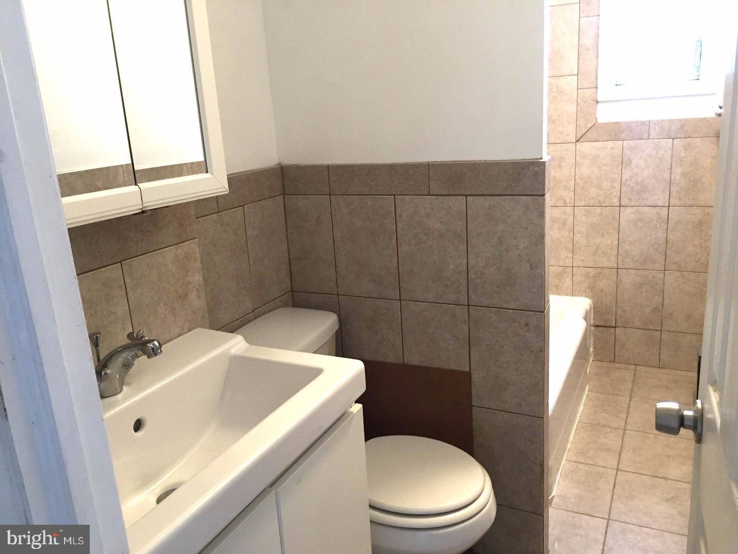 PORT RICHMOND - Residential Lease