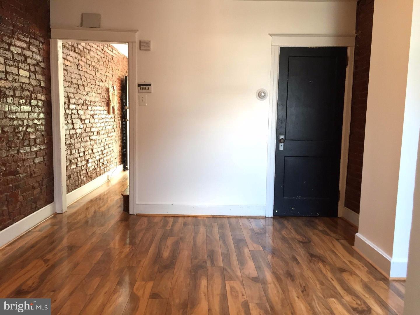 PORT RICHMOND - Residential Lease