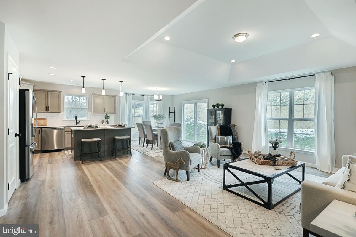 ABBEY PLAN ON CRESTWOOD DR LOT 23