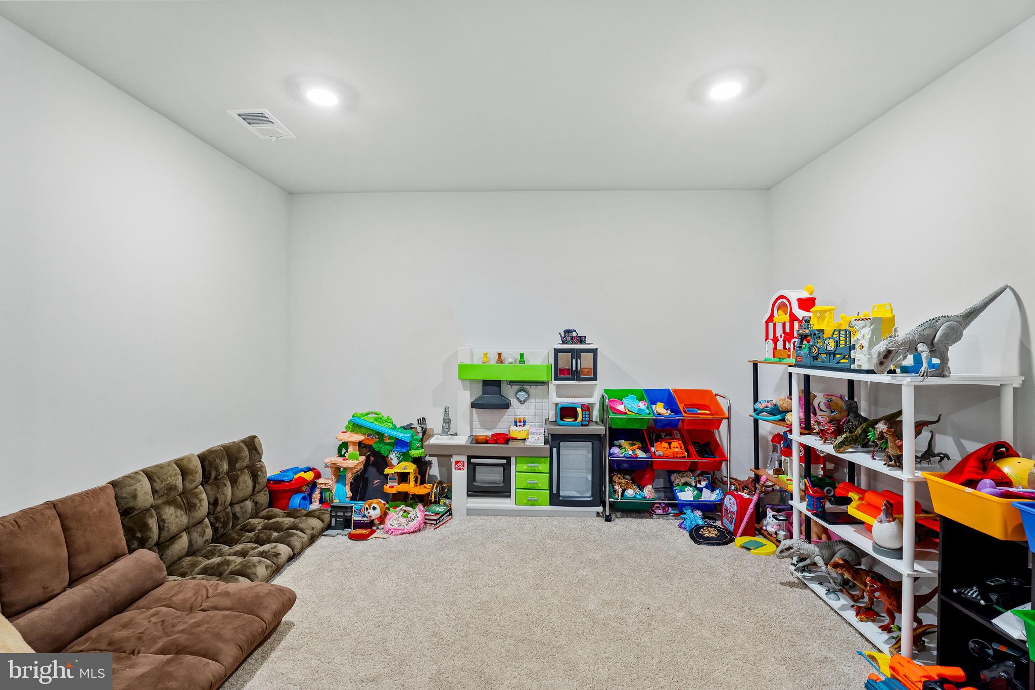 SHANNON COVE - Residential