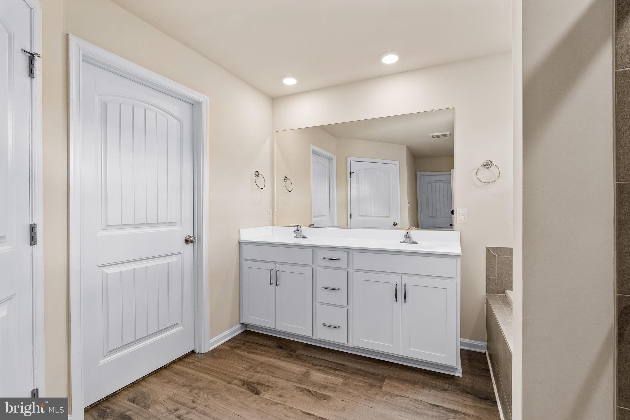 SHANNON COVE - Residential