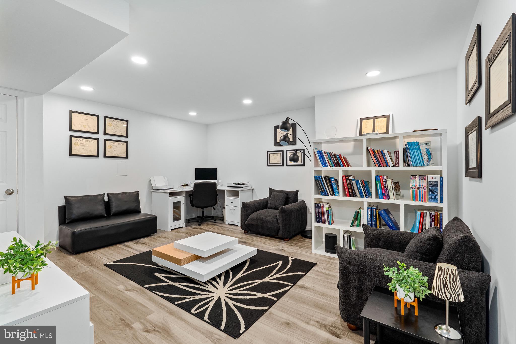 SHANNON COVE - Residential