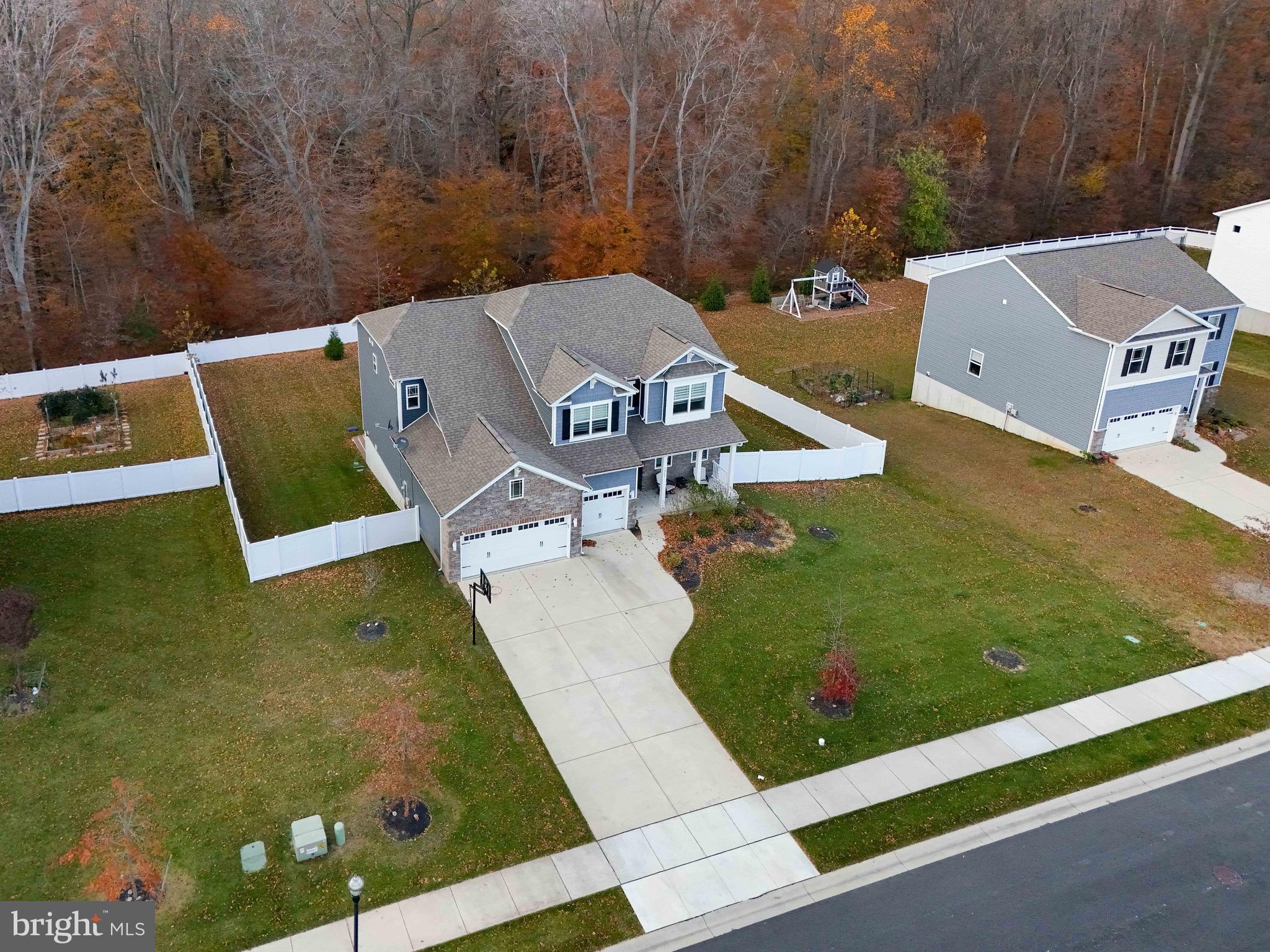 SHANNON COVE - Residential