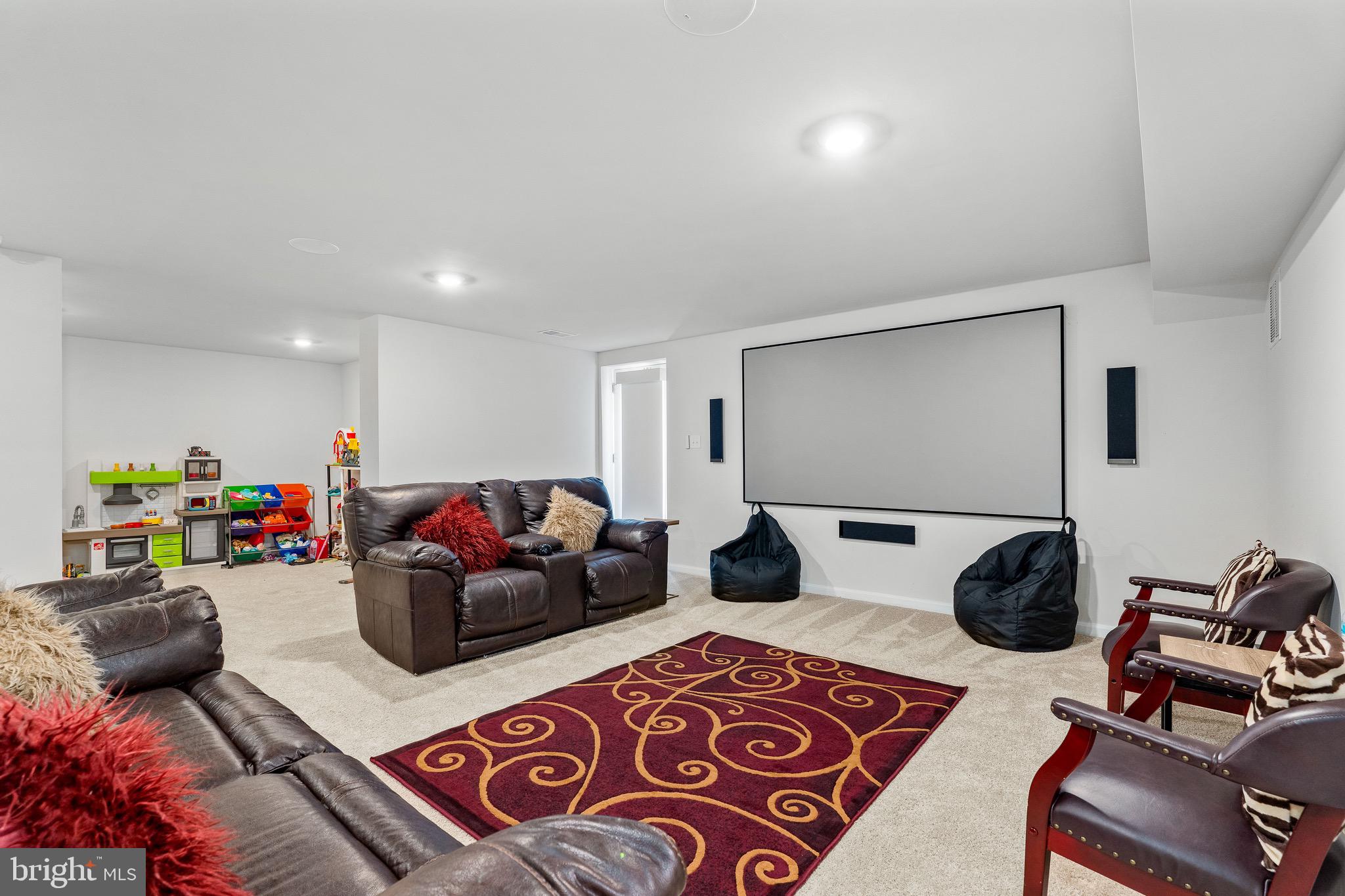 SHANNON COVE - Residential