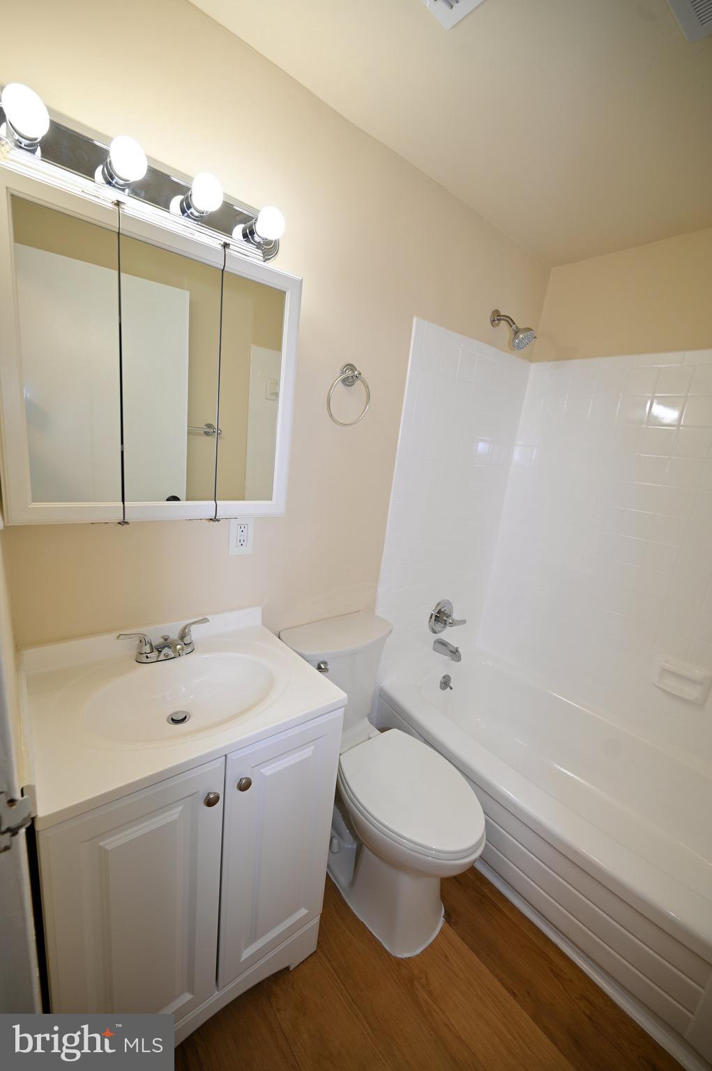 LANDOVER - Residential