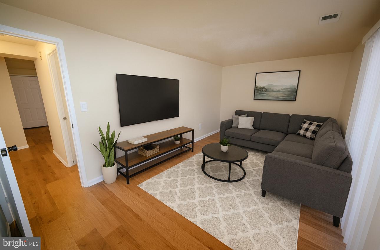 LANDOVER - Residential