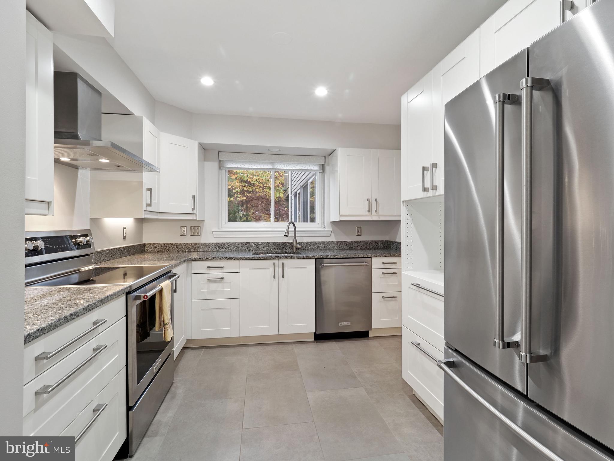 OAKWOOD KNOLLS - Residential Lease