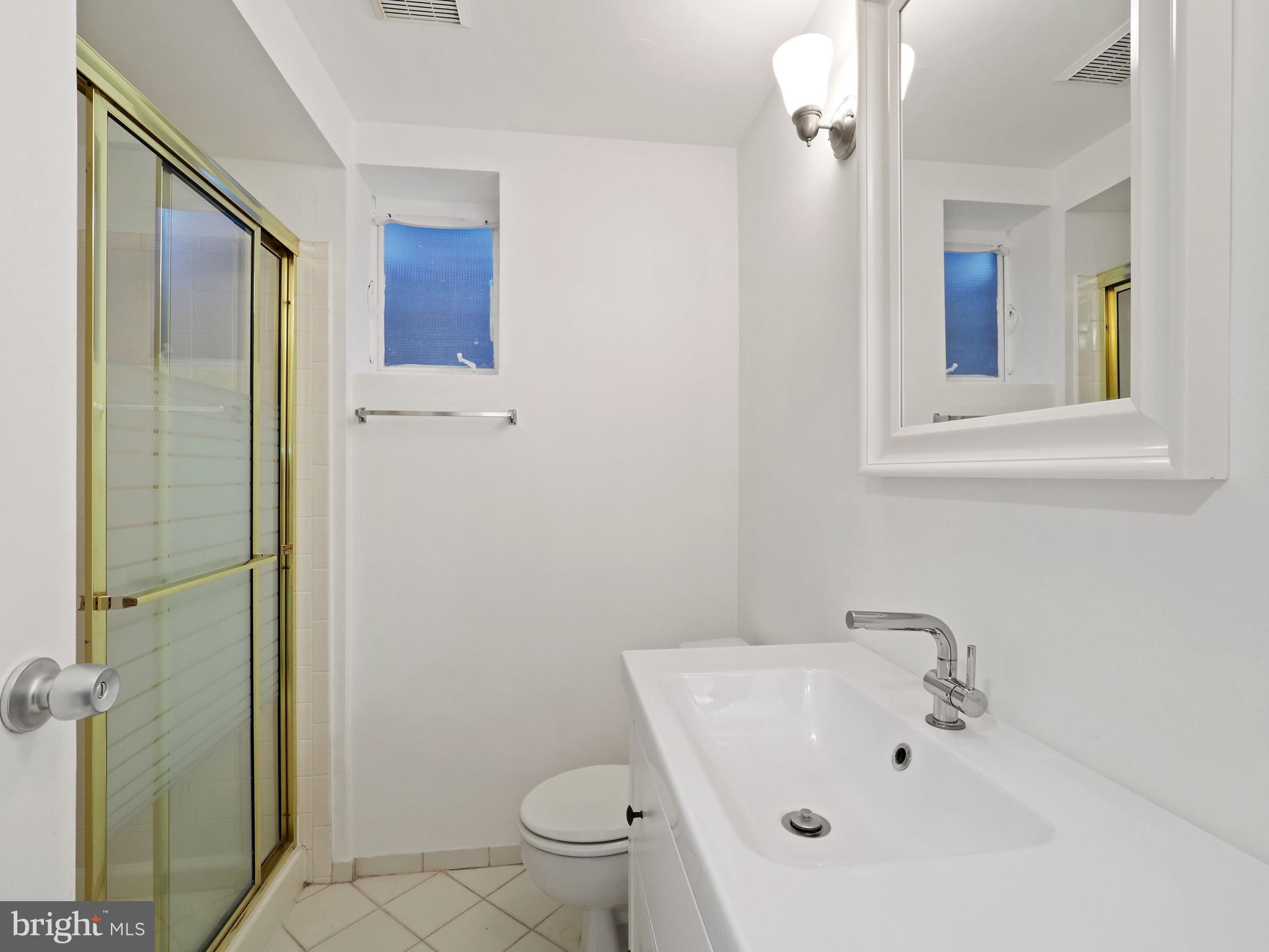 OAKWOOD KNOLLS - Residential Lease