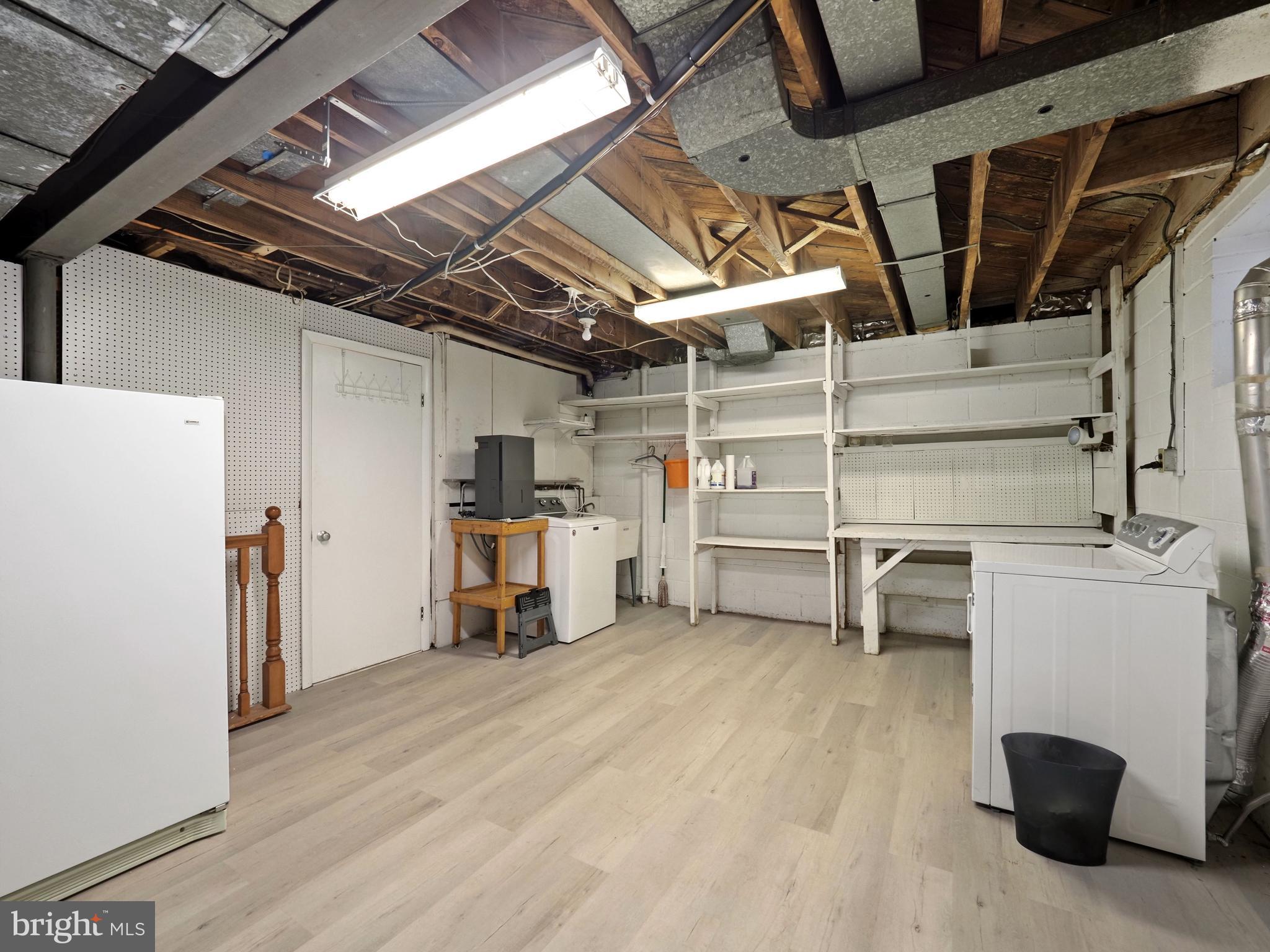 OAKWOOD KNOLLS - Residential Lease