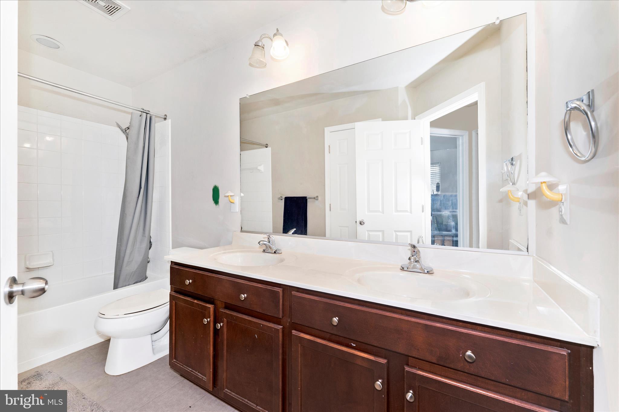 BRINKLEY MANOR - Residential