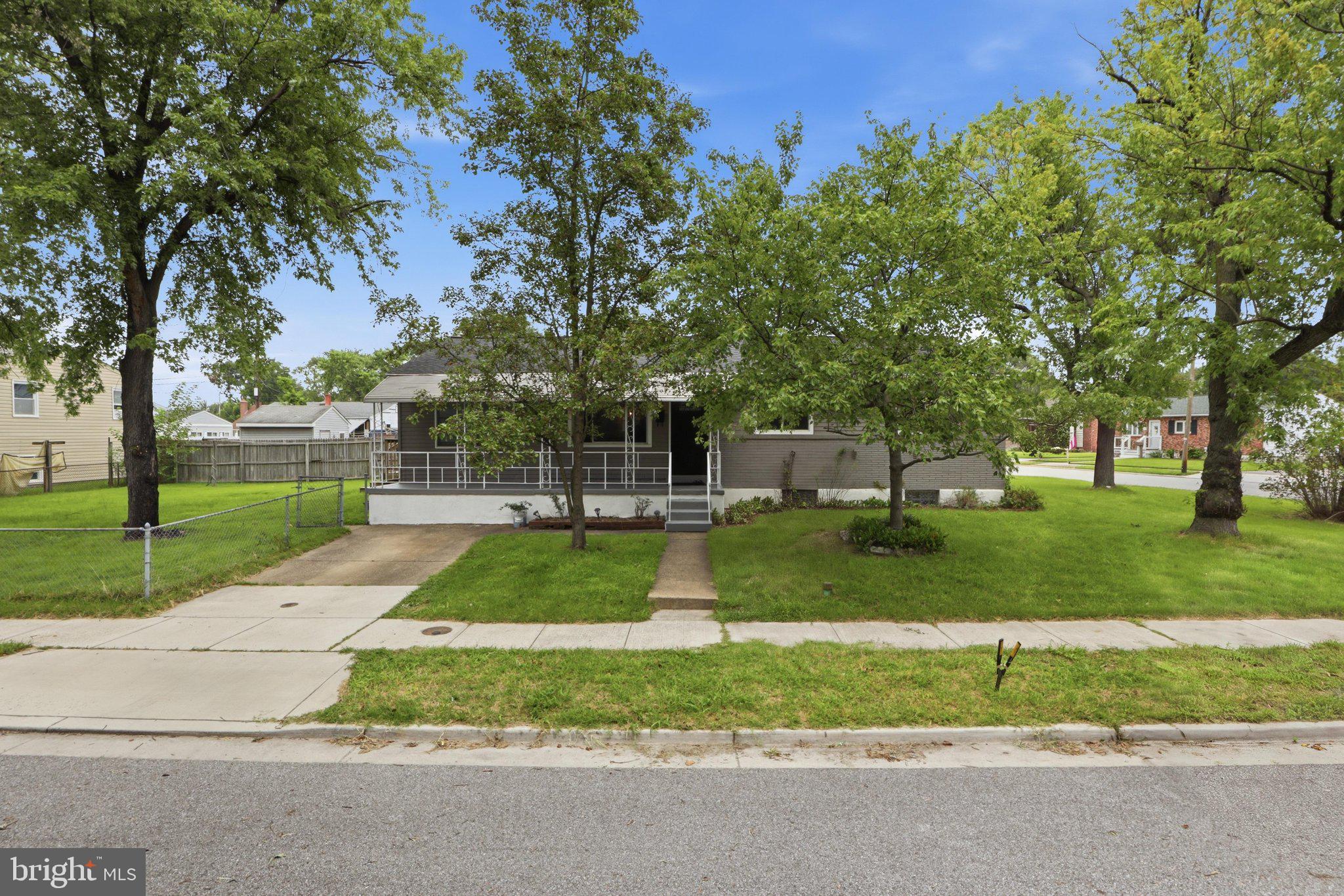 205 HOLLYWOOD COURT