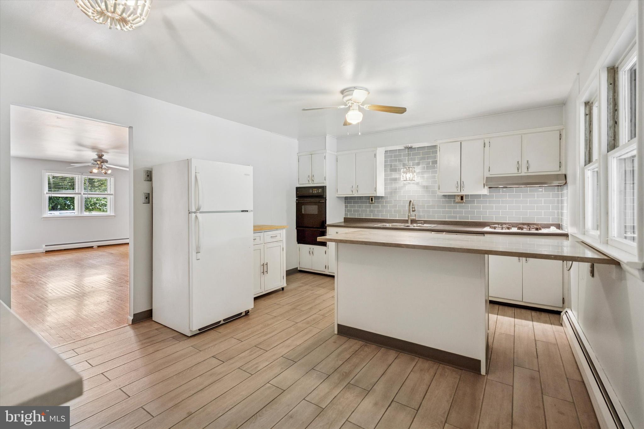 341 W 4TH AVENUE