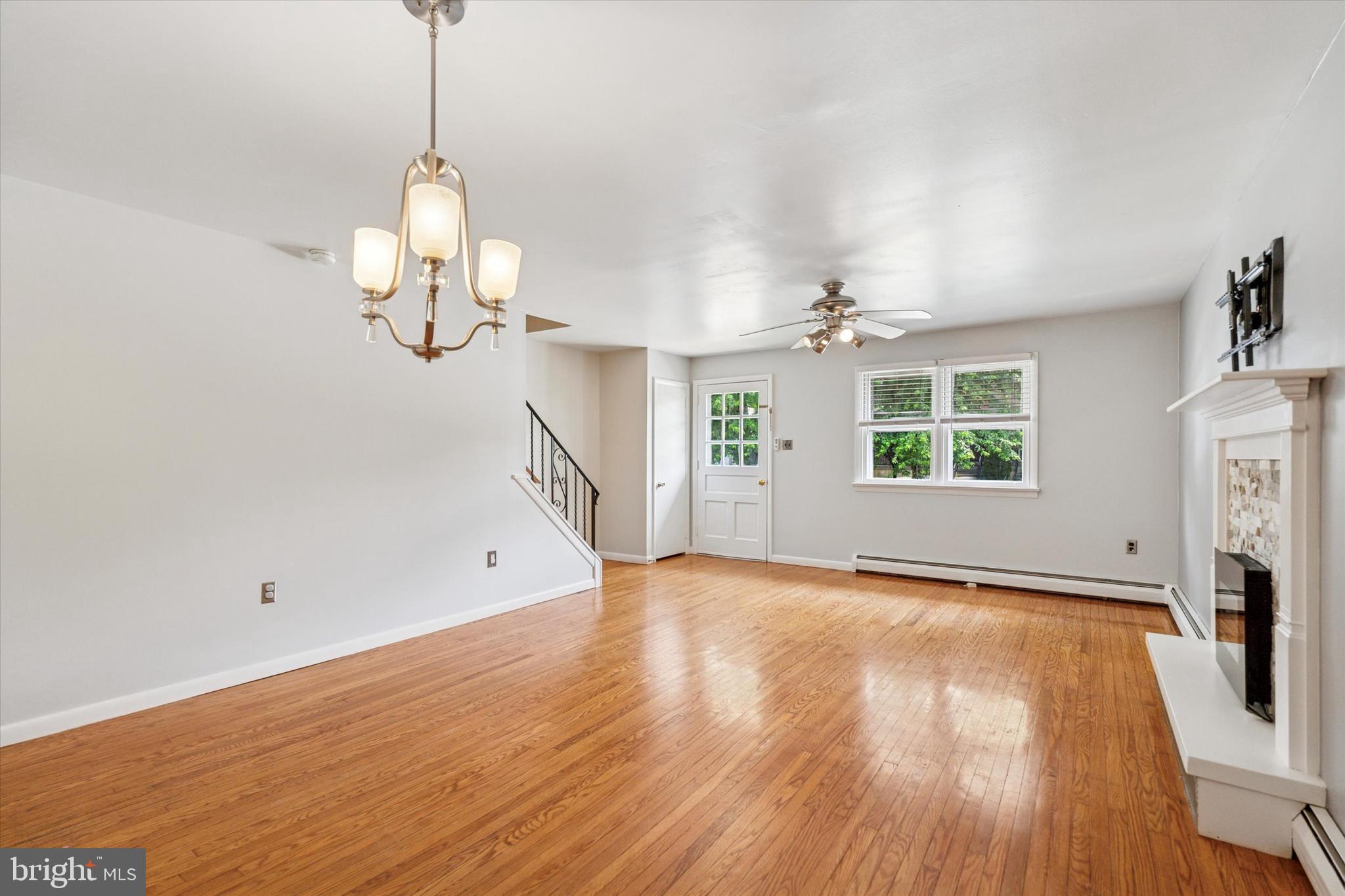 341 W 4TH AVENUE