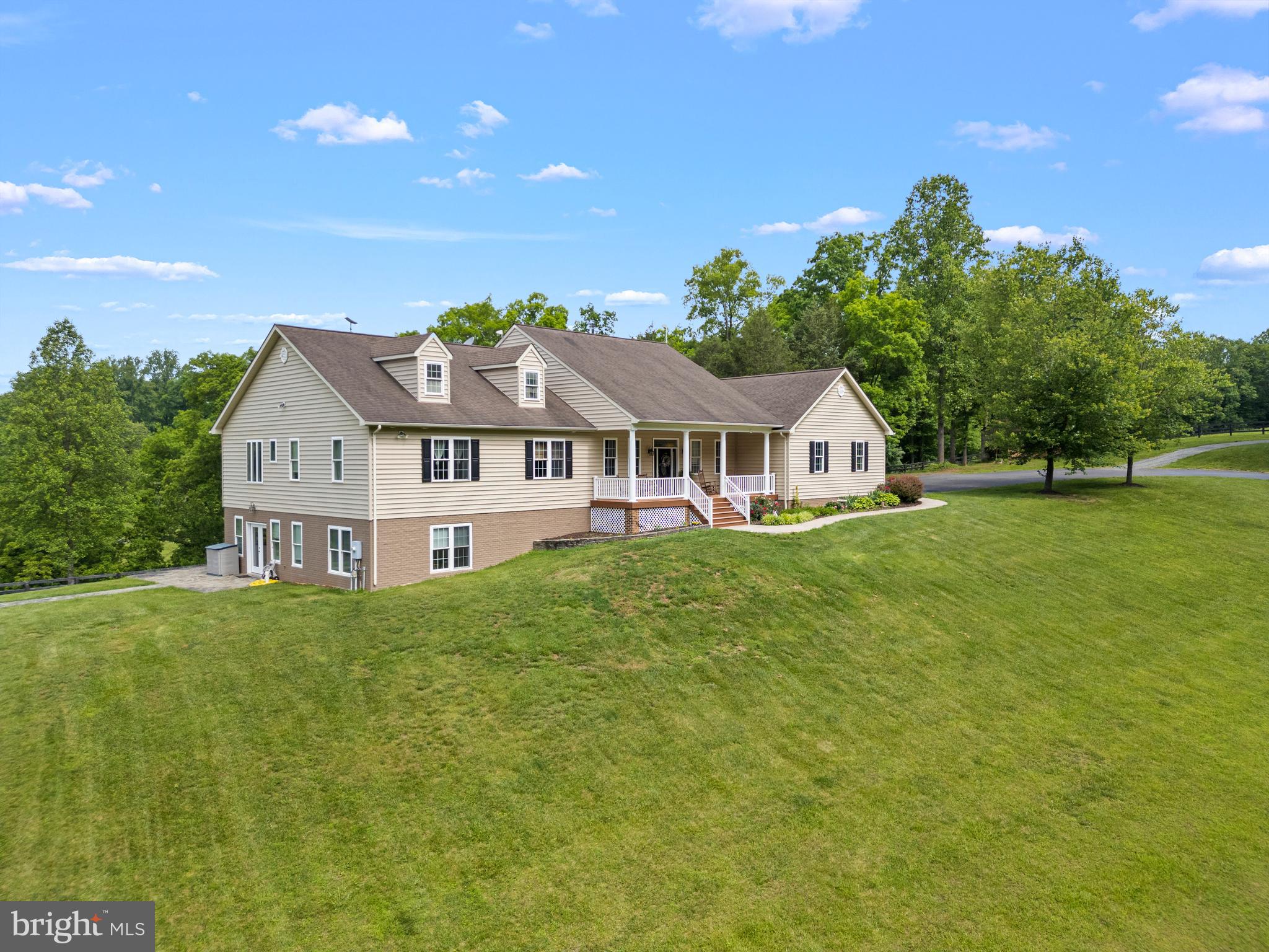 7312 OAK LANE