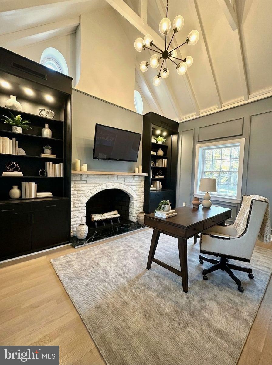 CHESTNUT HILL - Residential