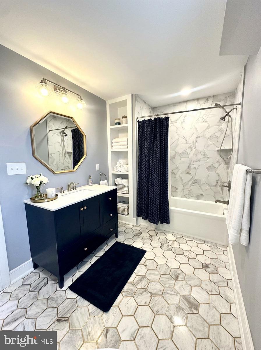 CHESTNUT HILL - Residential