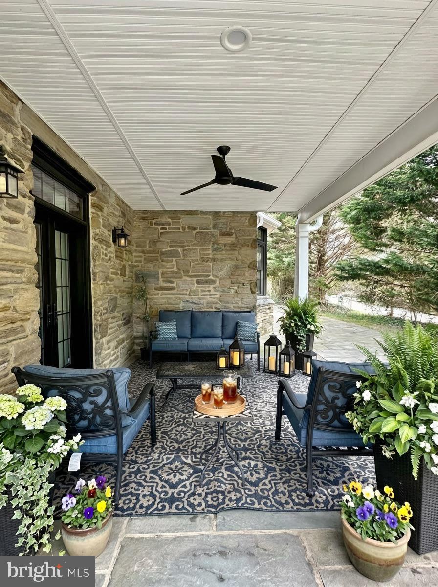 CHESTNUT HILL - Residential