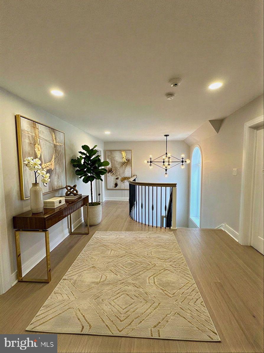 CHESTNUT HILL - Residential