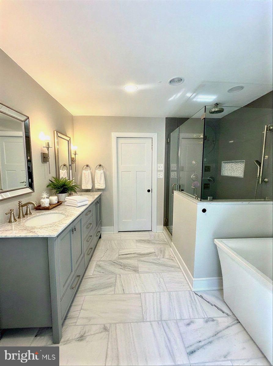 CHESTNUT HILL - Residential