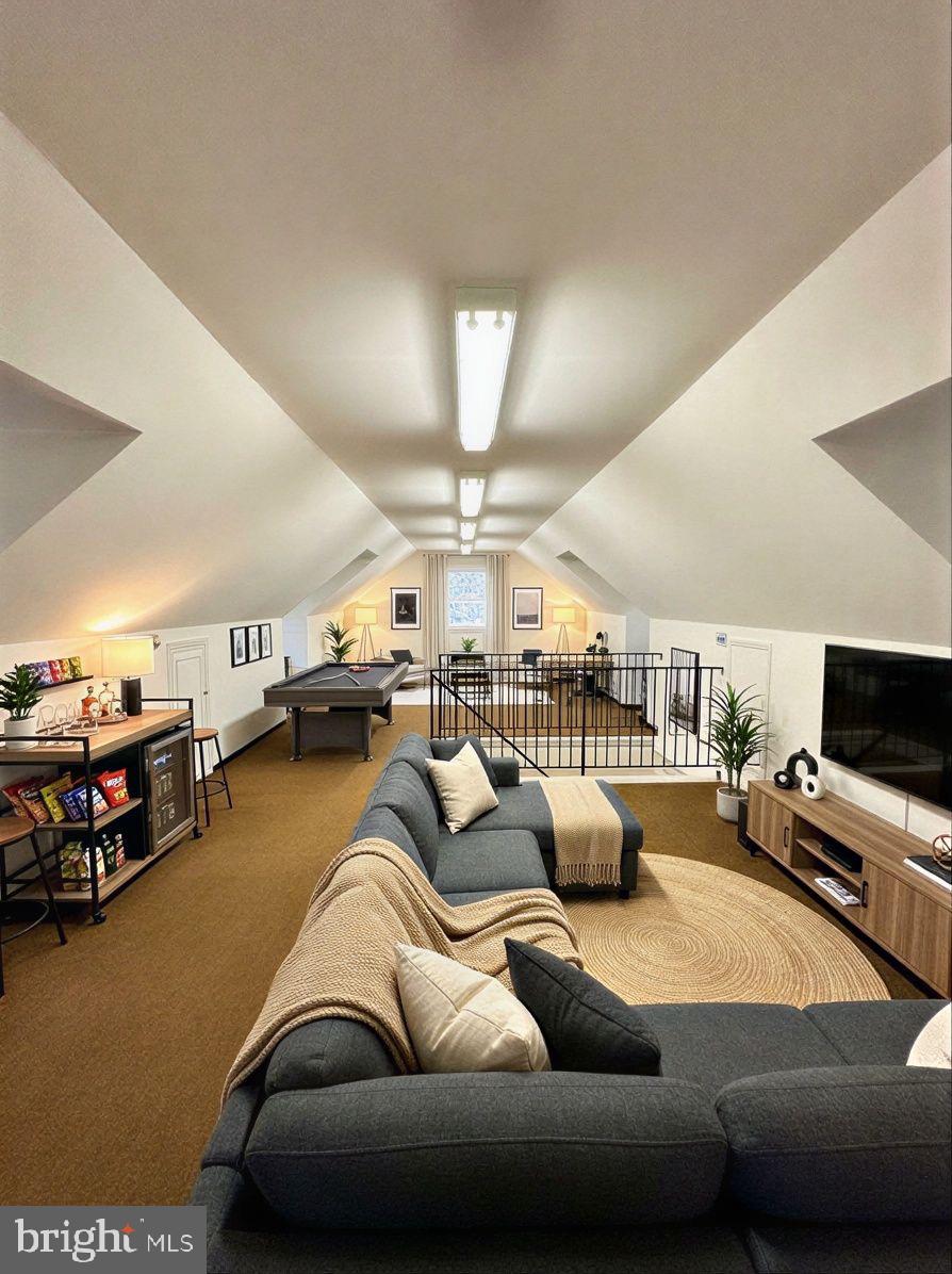 CHESTNUT HILL - Residential