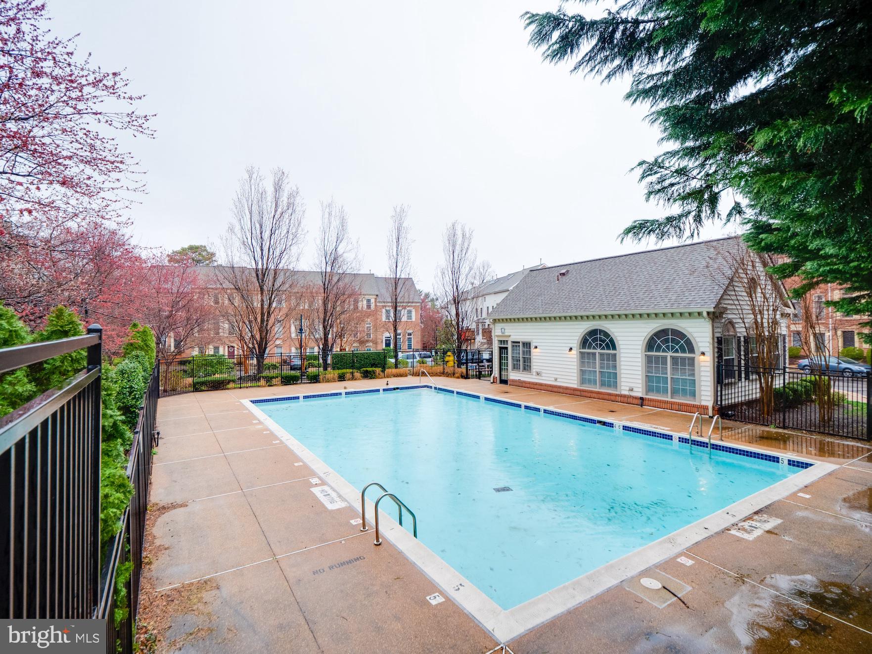 MANORS AT STONEGATE - Residential