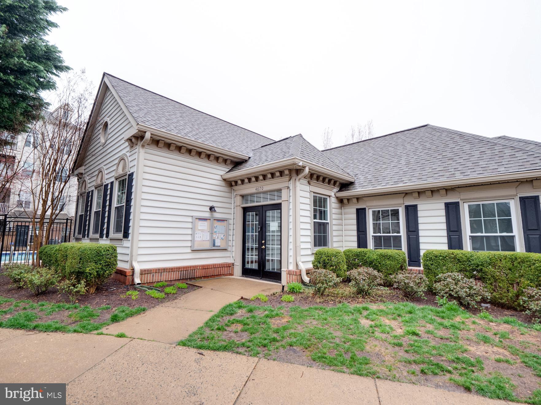 MANORS AT STONEGATE - Residential