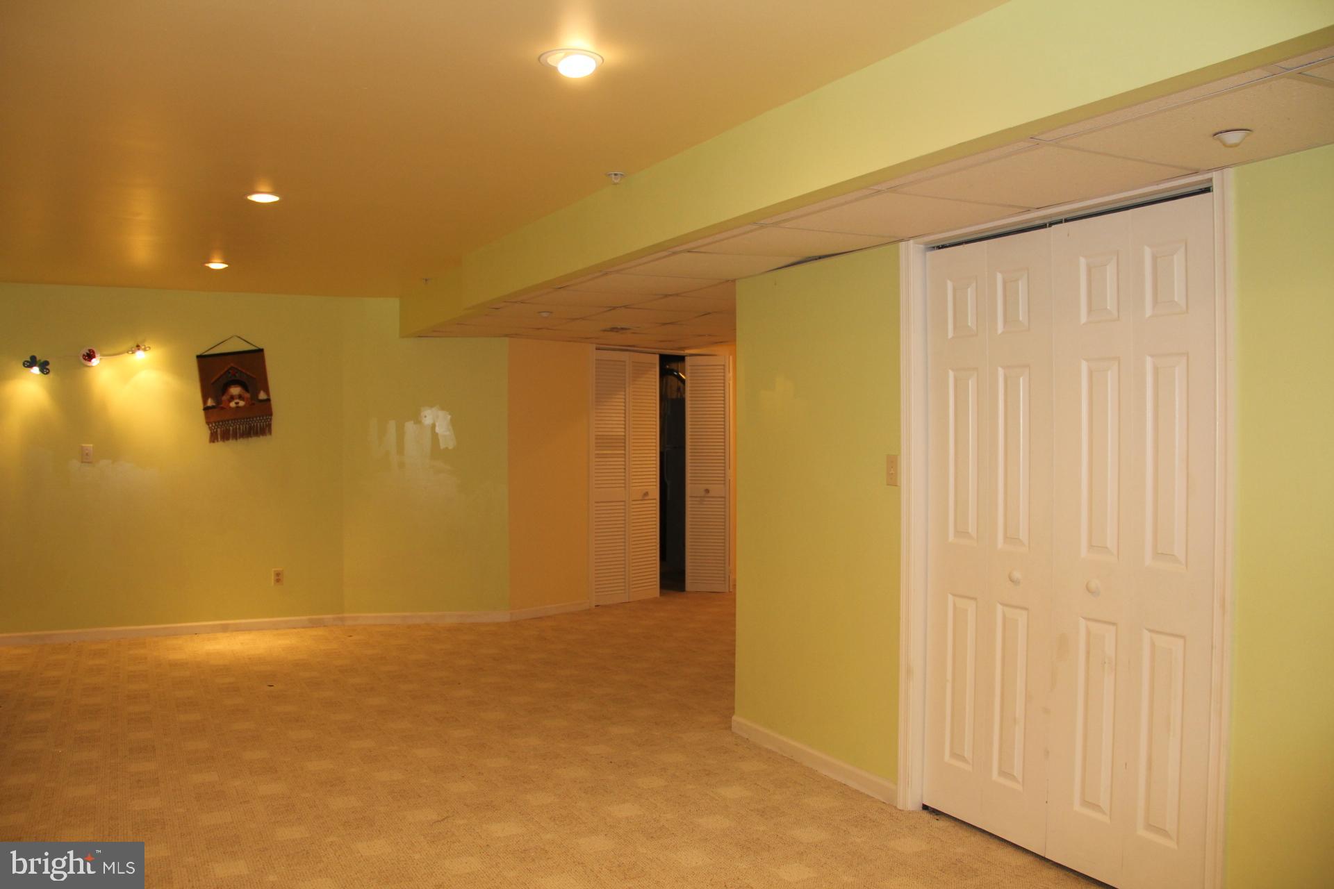 WHITELAND WOODS - Residential Lease