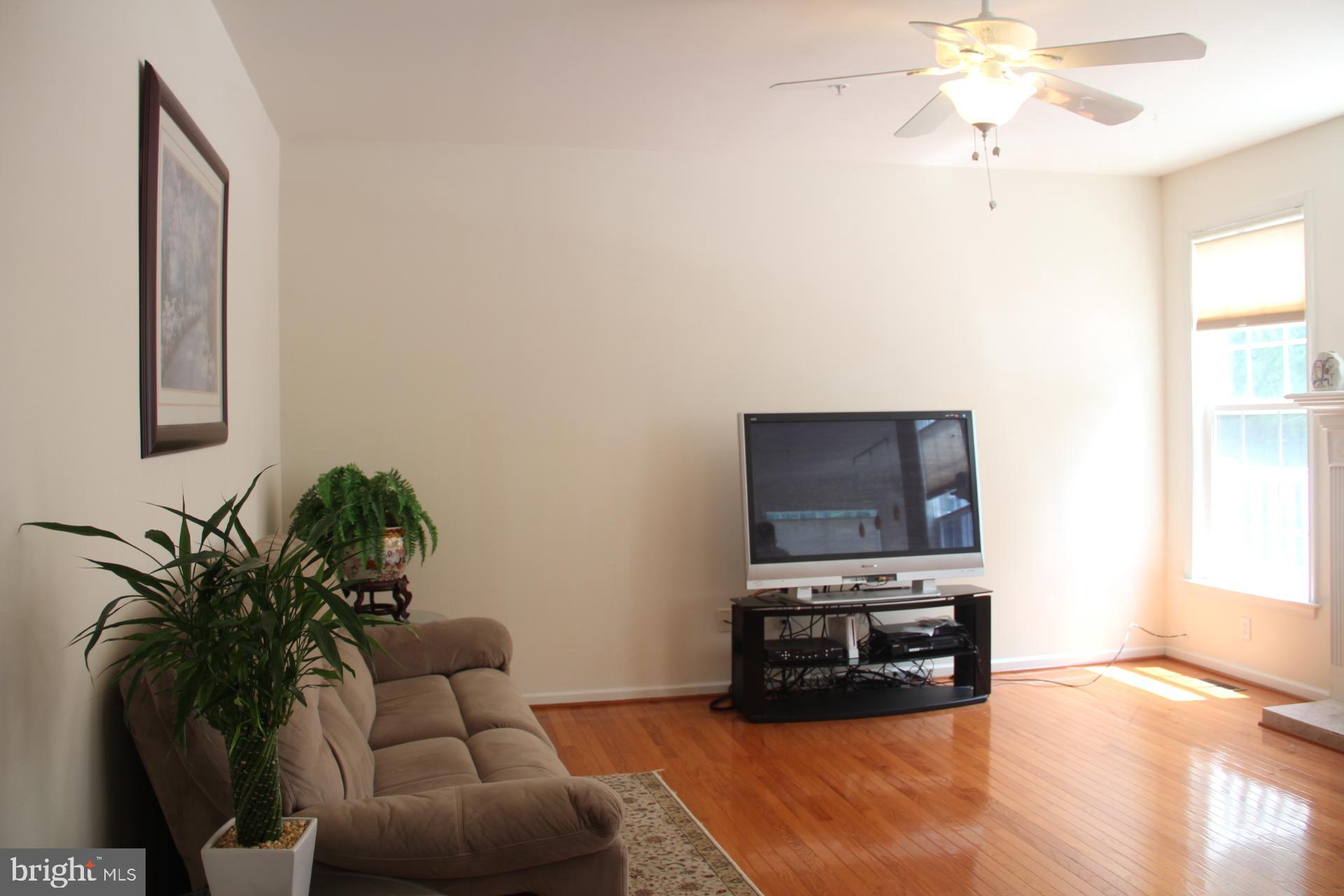 WHITELAND WOODS - Residential Lease