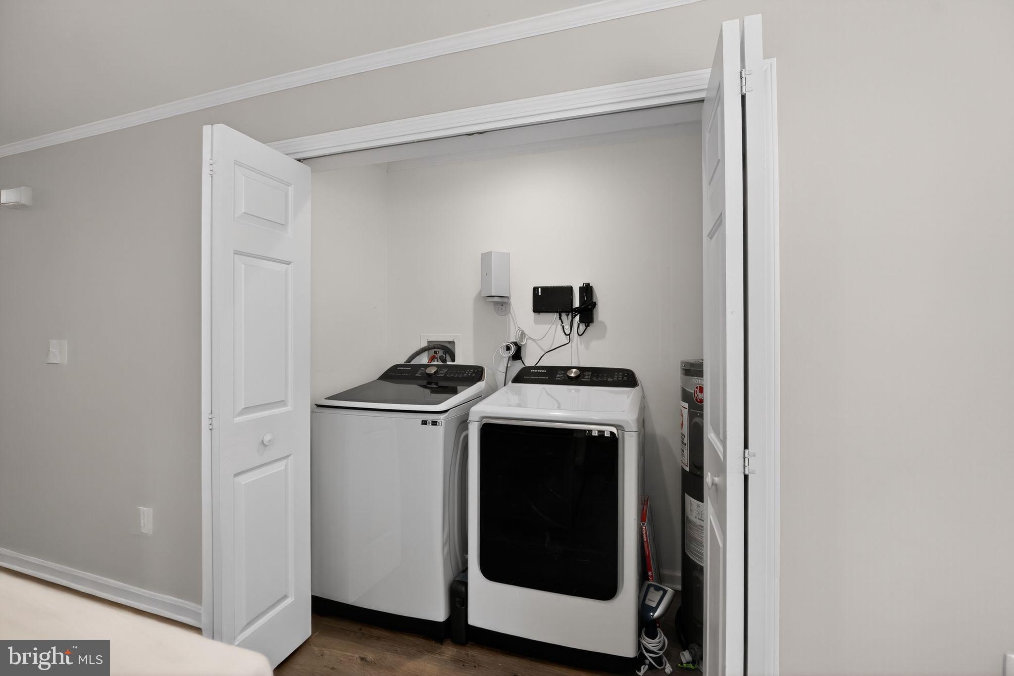 CEDAR BEACH - Residential