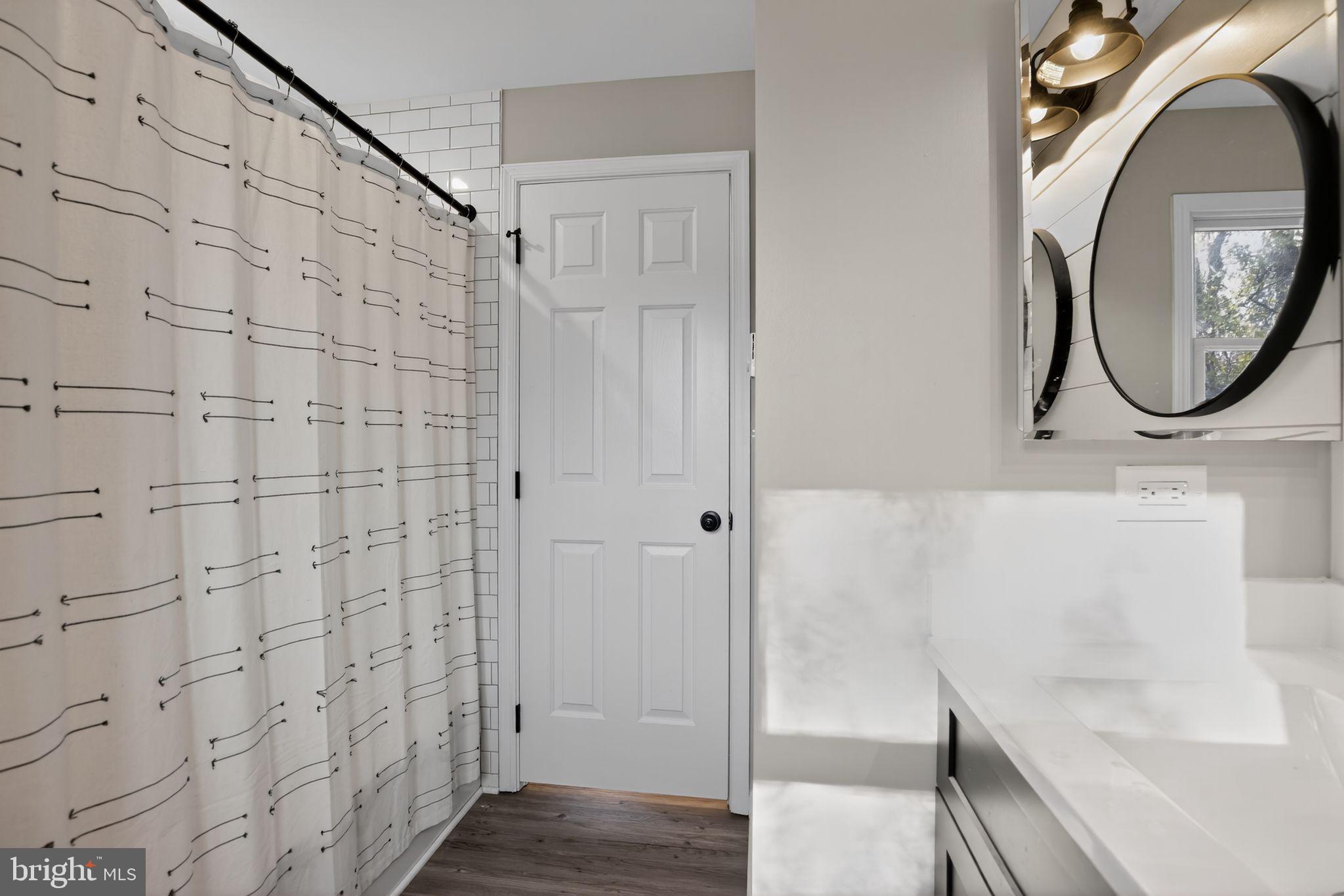 CEDAR BEACH - Residential