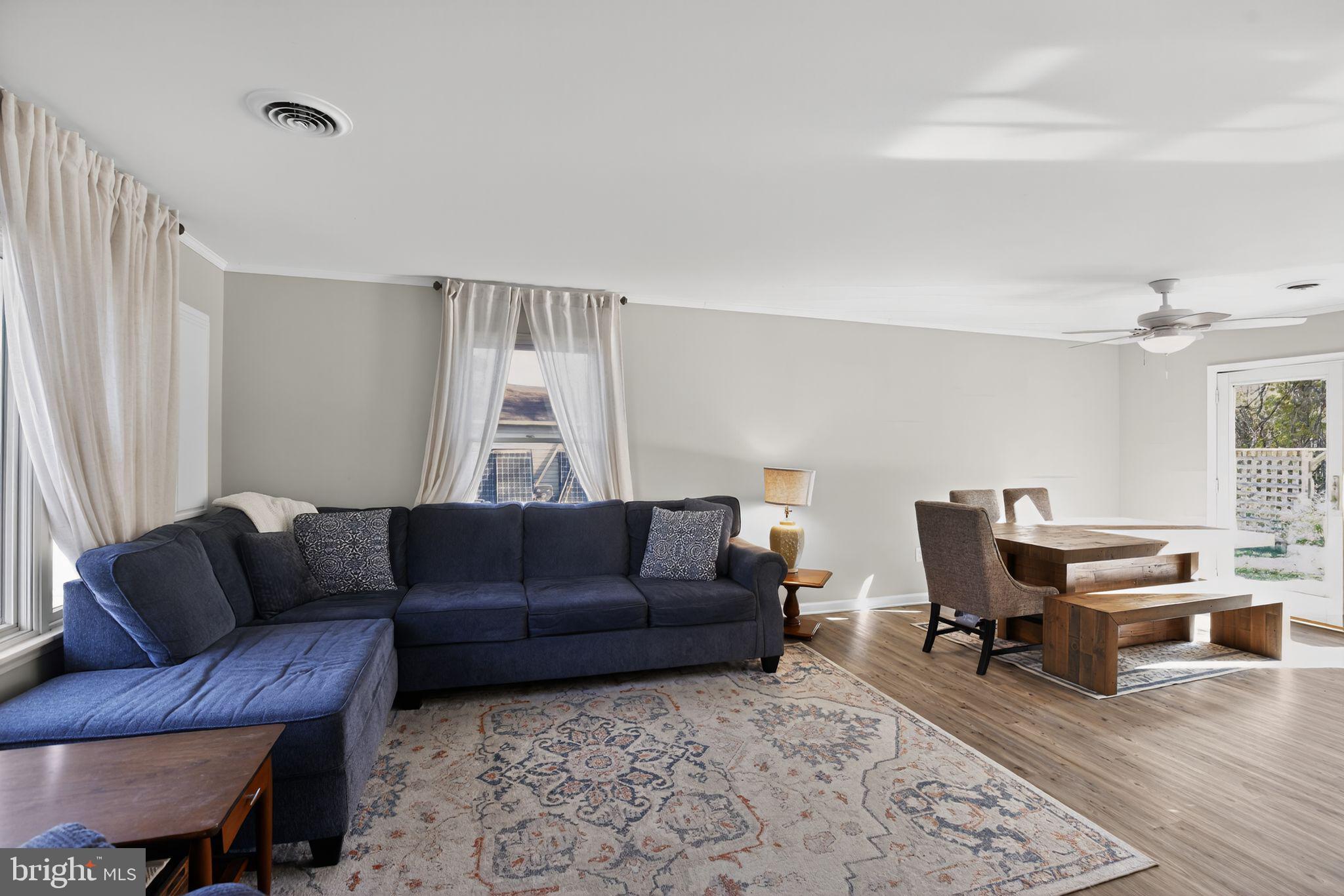 CEDAR BEACH - Residential