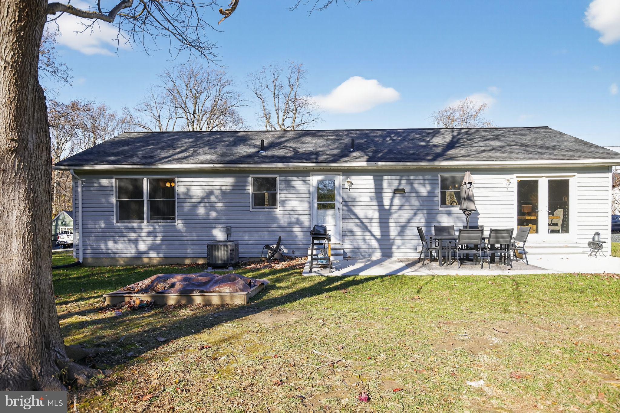 CEDAR BEACH - Residential