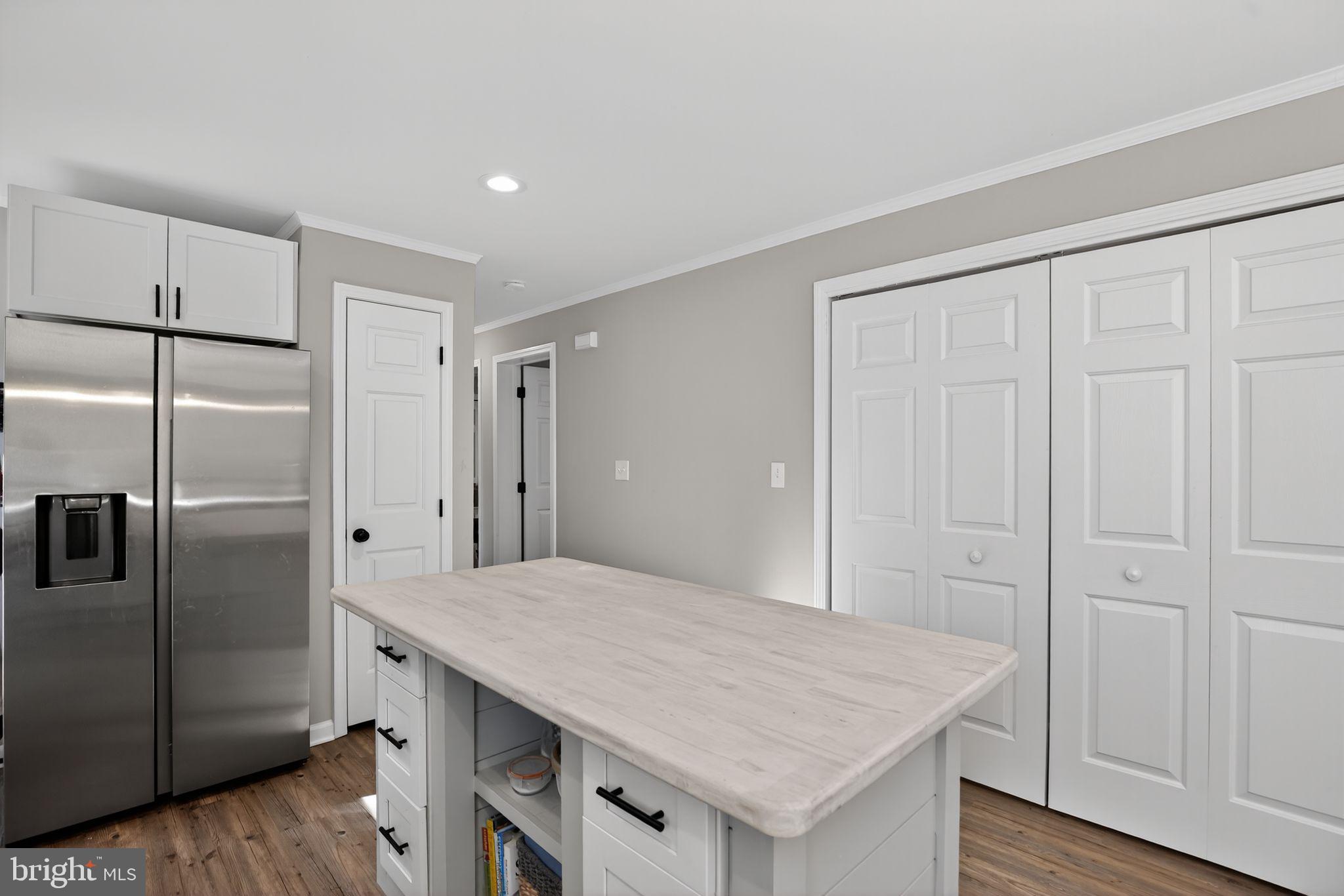 CEDAR BEACH - Residential