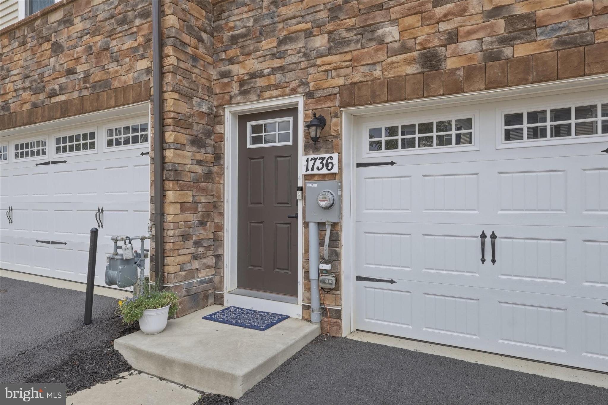 1736 ATLAS DRIVE