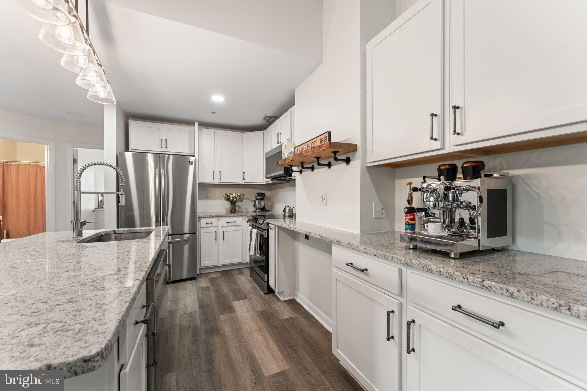 ANNAPOLIS OVERLOOK - Residential