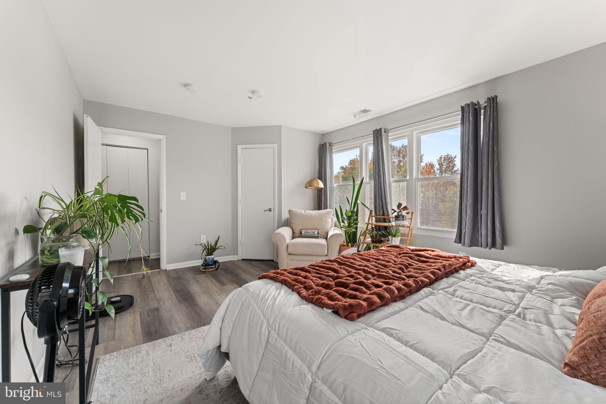 ANNAPOLIS OVERLOOK - Residential