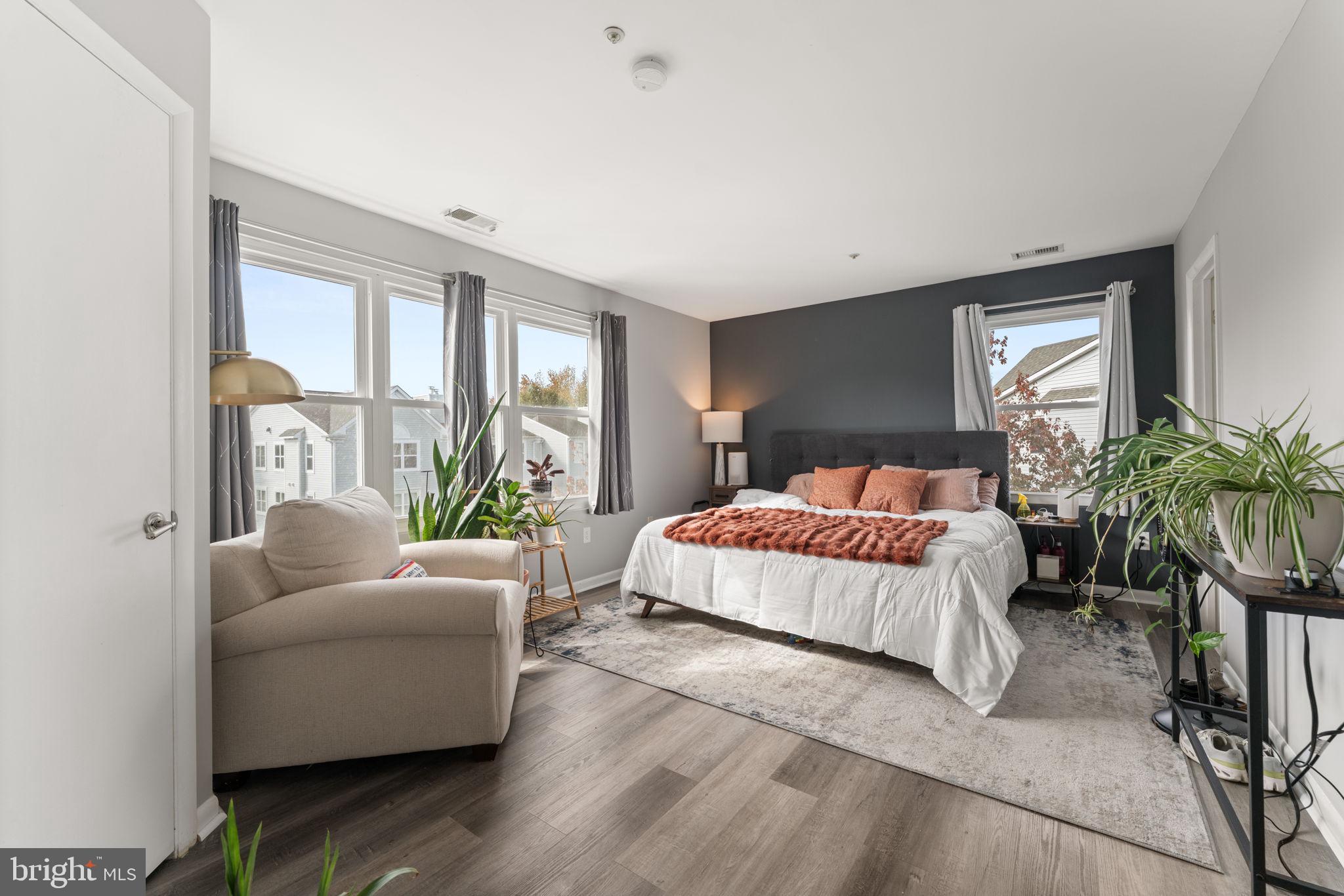 ANNAPOLIS OVERLOOK - Residential