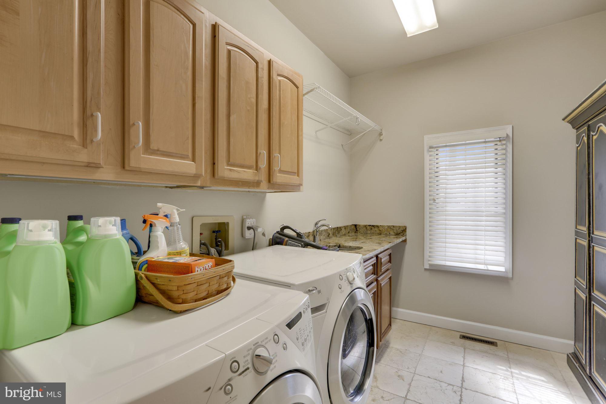 VIRGINIA RUN THE ESTATES - Residential