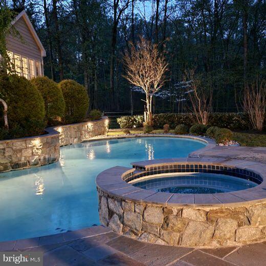 VIRGINIA RUN THE ESTATES - Residential